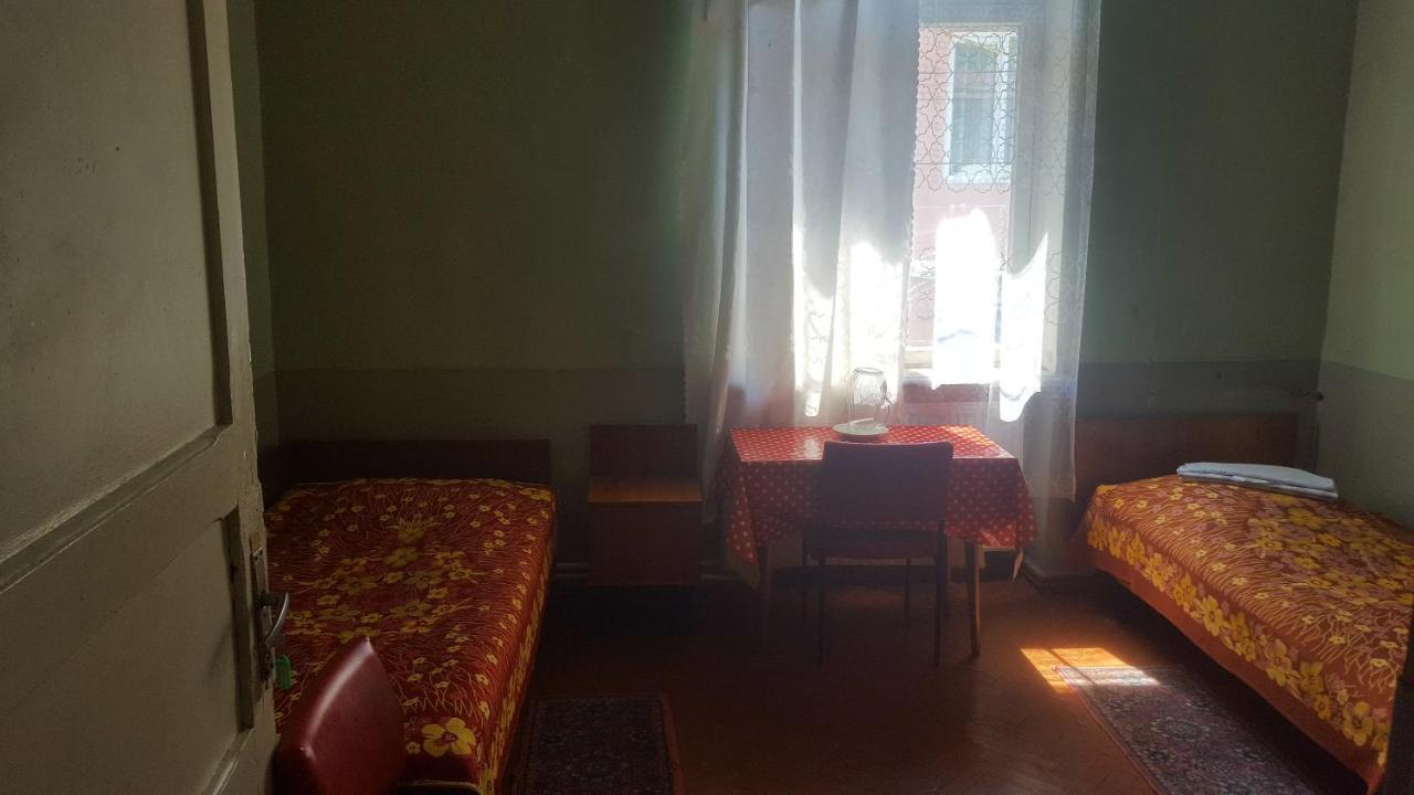 Firuza Hostel 博尔若米 外观 照片