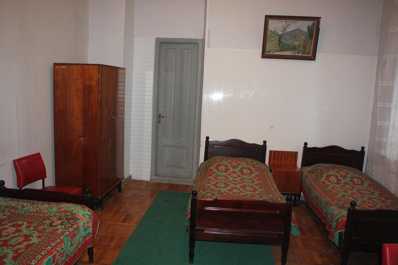 Firuza Hostel 博尔若米 外观 照片